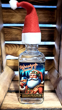 Butelka Świąteczna Duch Puszczy Wesołych Świąt na alkohol 500ml z czapką Mikołaja w zestawie szklana kwadratowa butelka 0,5L z zakrętką etykieta
