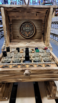 Bimber Bar Panoramixa Barek na alkohol otwierana drewniana beczka HandMade butelki szklanki kieliszki z grawerem Zestaw dla konesera Duch Puszczy