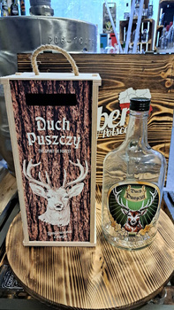 Skrzynka prezentowa Jeleń Nosidełko z uchwytem butelka Ucho 1,7L na Alkohol Duch Puszczy Idealna skrzyneczka na prezent Zestaw na (B)IMBER Distillery