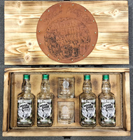 Skrzynka drewniana Moonshine from forest DuchyPuszczy HandMade 4x Butelki 2x szklanki z grawerem Zestaw prezentowy na alkohol dla konesera Duch Puszczy